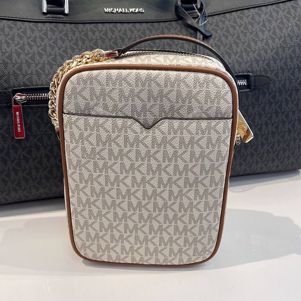 MICHAEL KORS  Jet Set Travel Medium Logo Crossbody Flight Bag # 35F1GTVC2B NWT - Picture 5 of 16